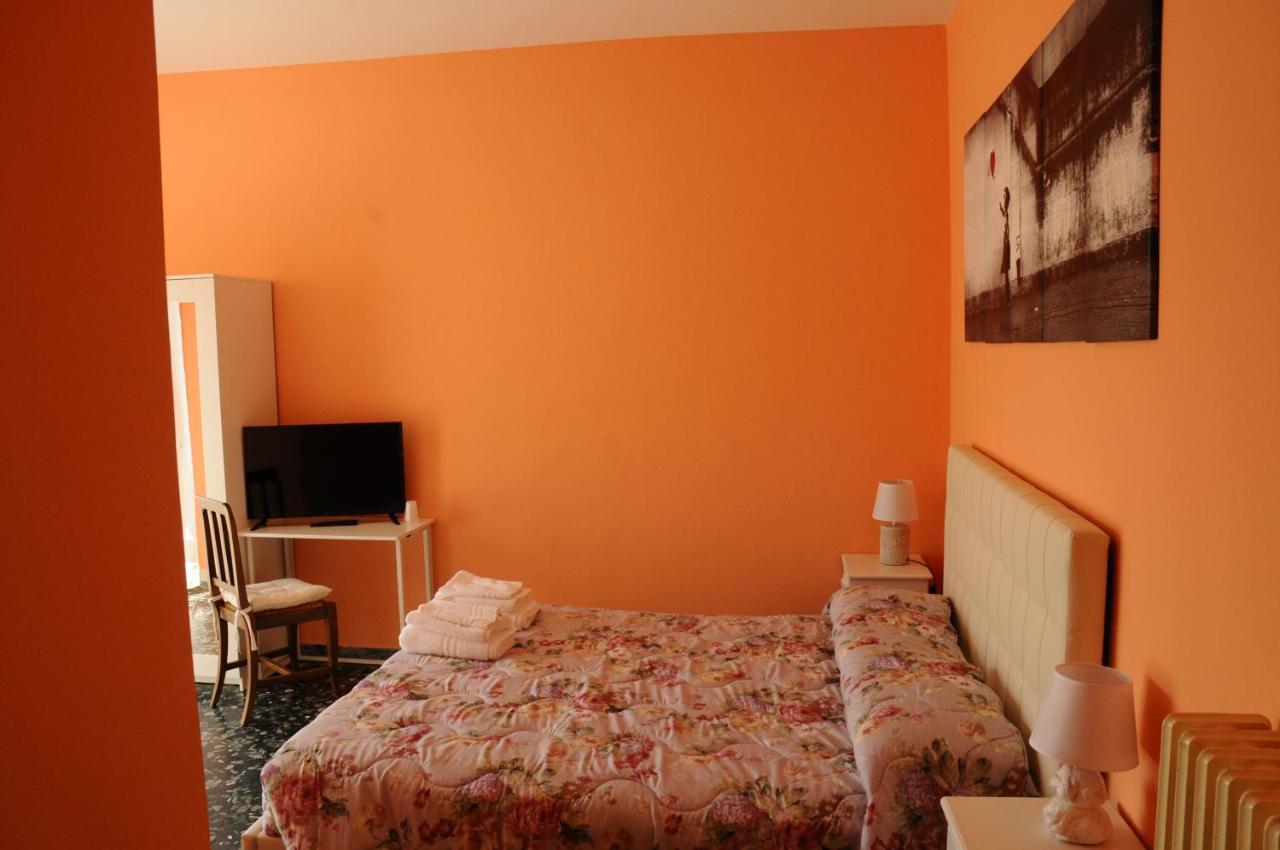 Andrea Affittacamere E B&B Solignano Nuovo Exterior foto